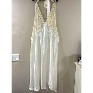 Vintage Sexy White Nightgown Seductivewear by Cinema Etoile Halter Top Low V-Nec